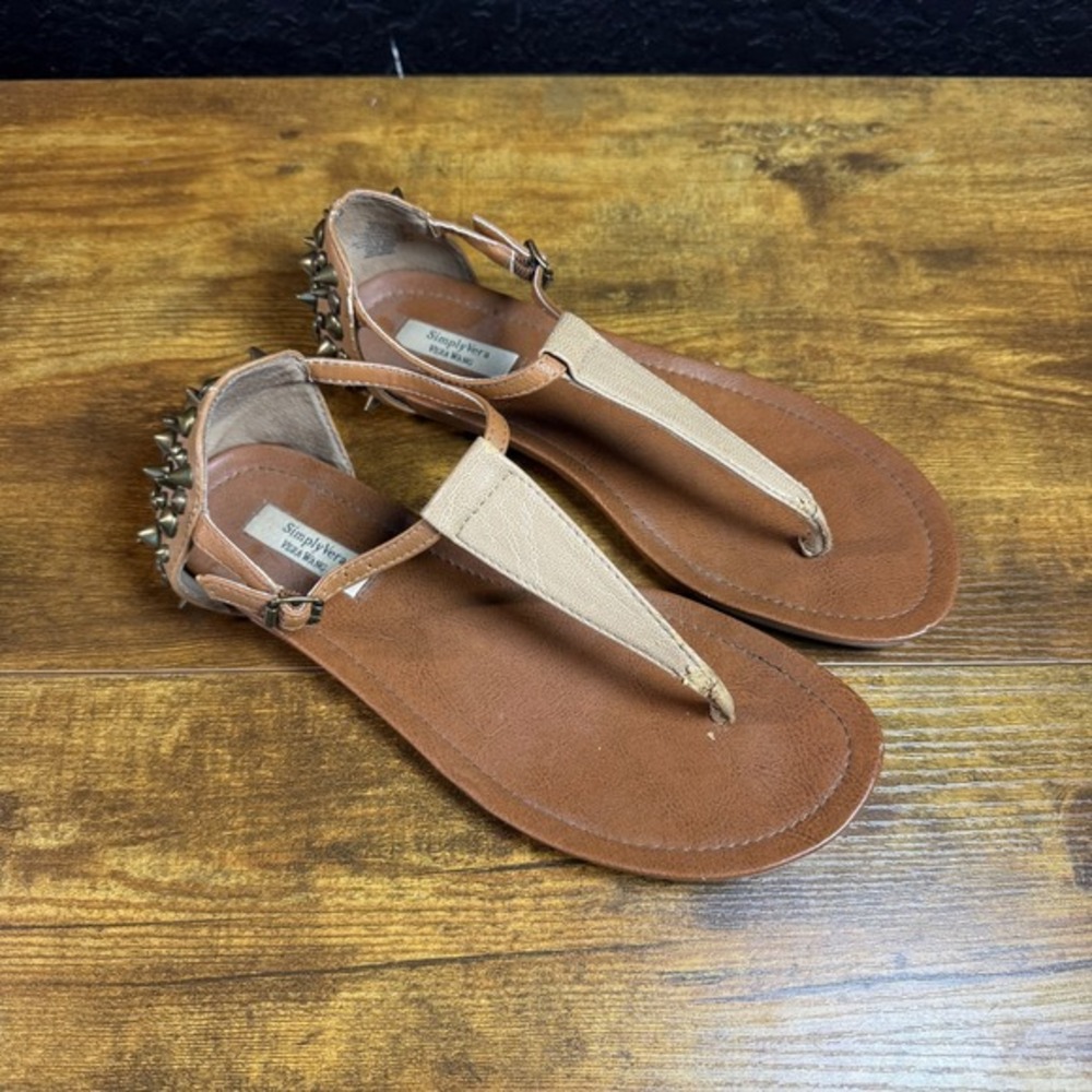 Simply Vera Vera Wang Studded Tan Faux Leather T-Strap‎ Flat Sandals Womens 6.5